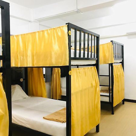Silom Guesthouse Bangkok Dış mekan fotoğraf