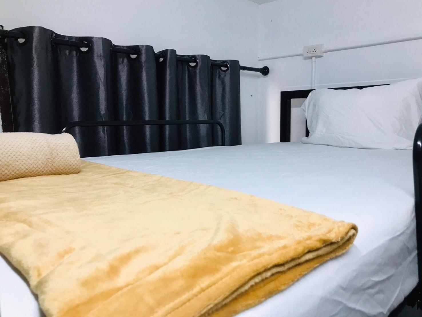 Silom Guesthouse Bangkok Dış mekan fotoğraf