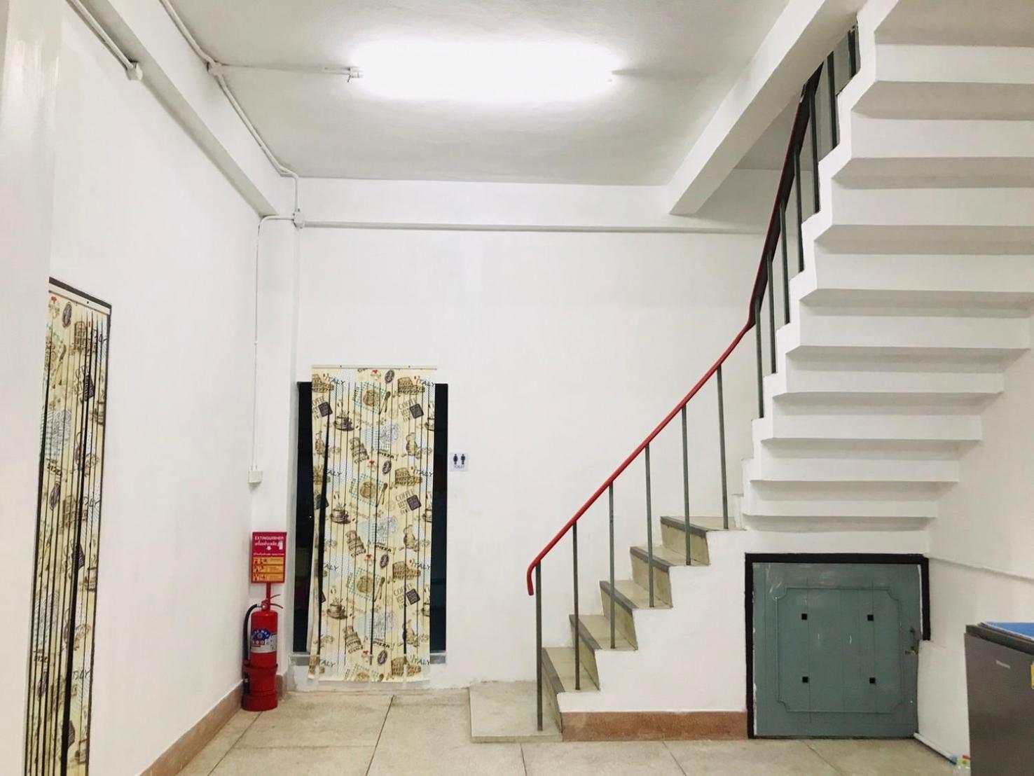 Silom Guesthouse Bangkok Dış mekan fotoğraf