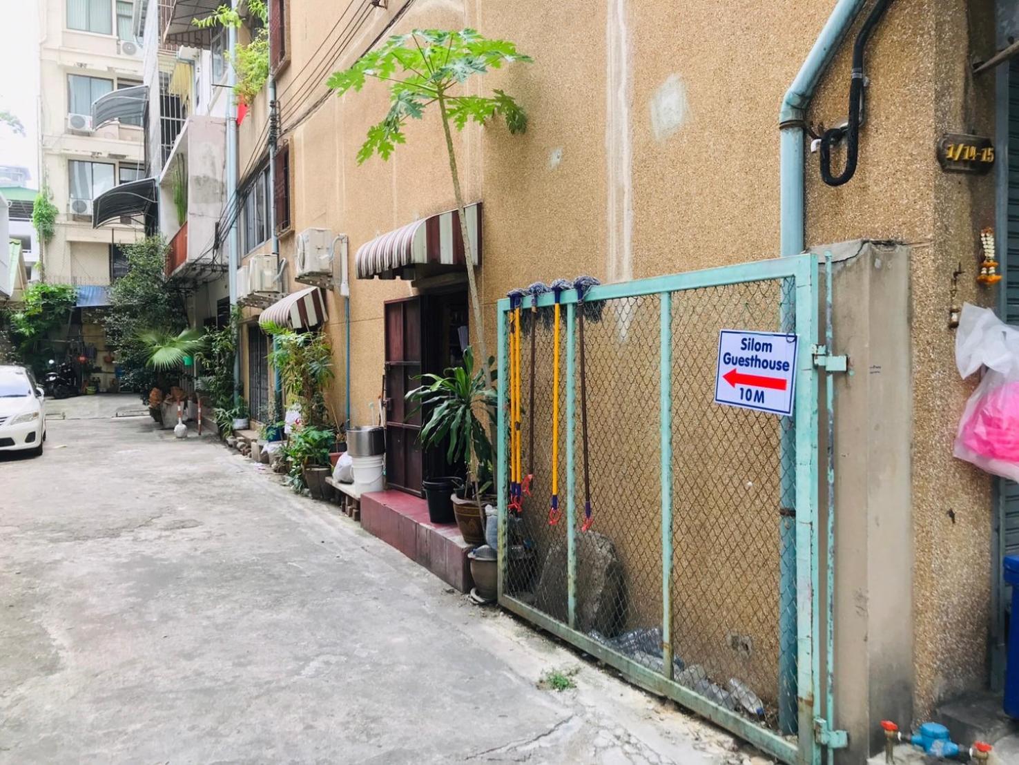 Silom Guesthouse Bangkok Dış mekan fotoğraf
