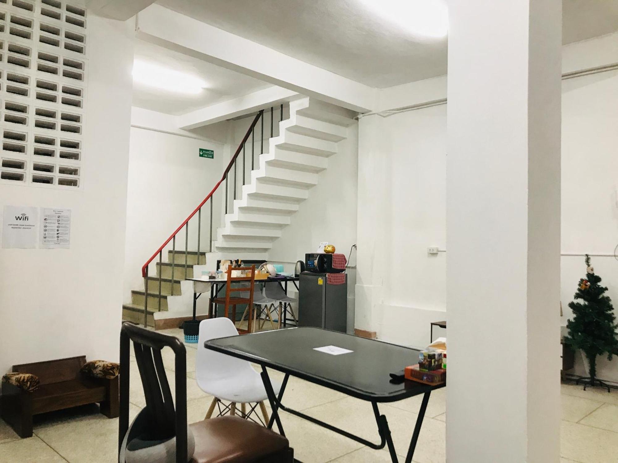 Silom Guesthouse Bangkok Dış mekan fotoğraf