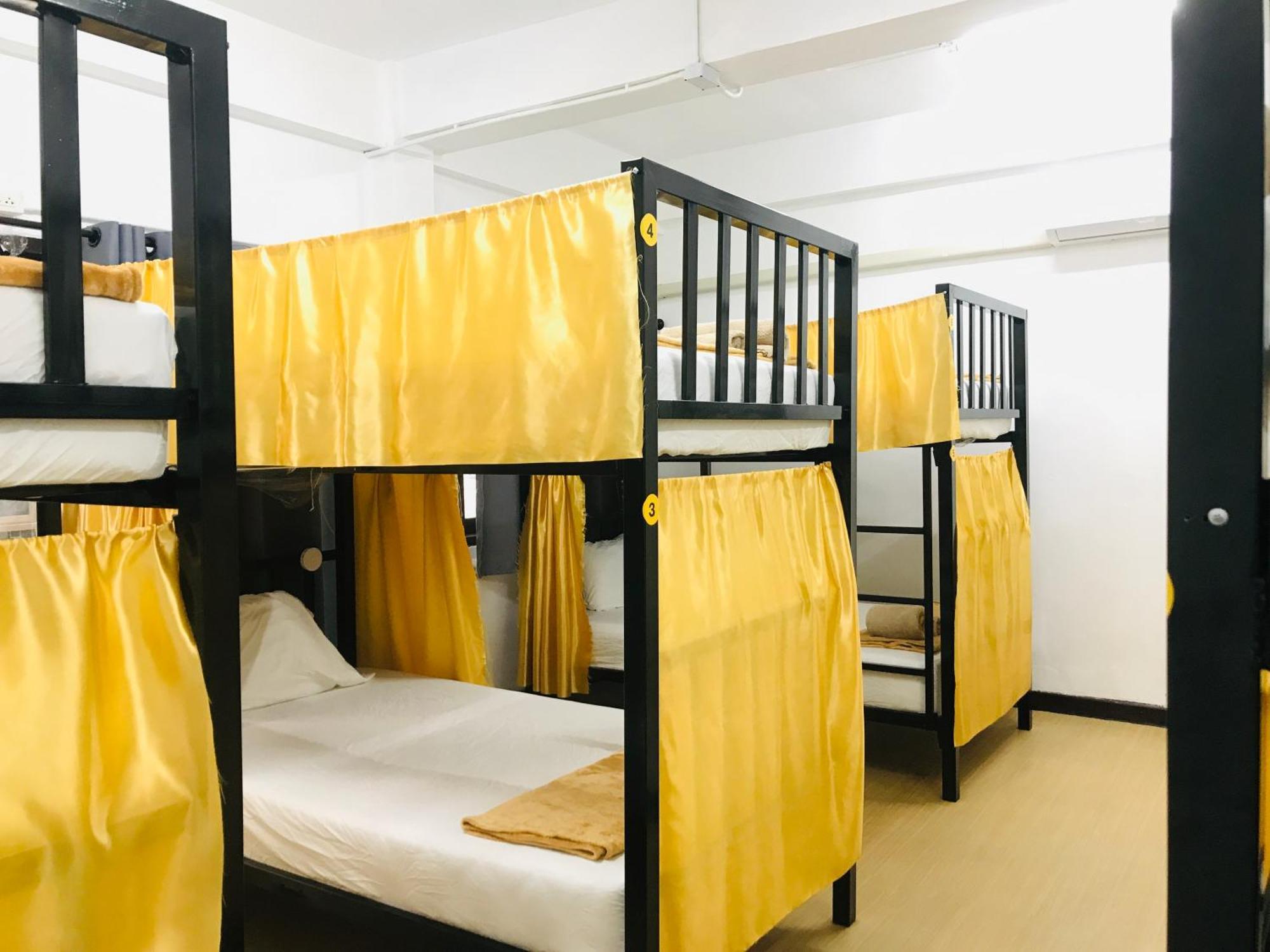 Silom Guesthouse Bangkok Dış mekan fotoğraf