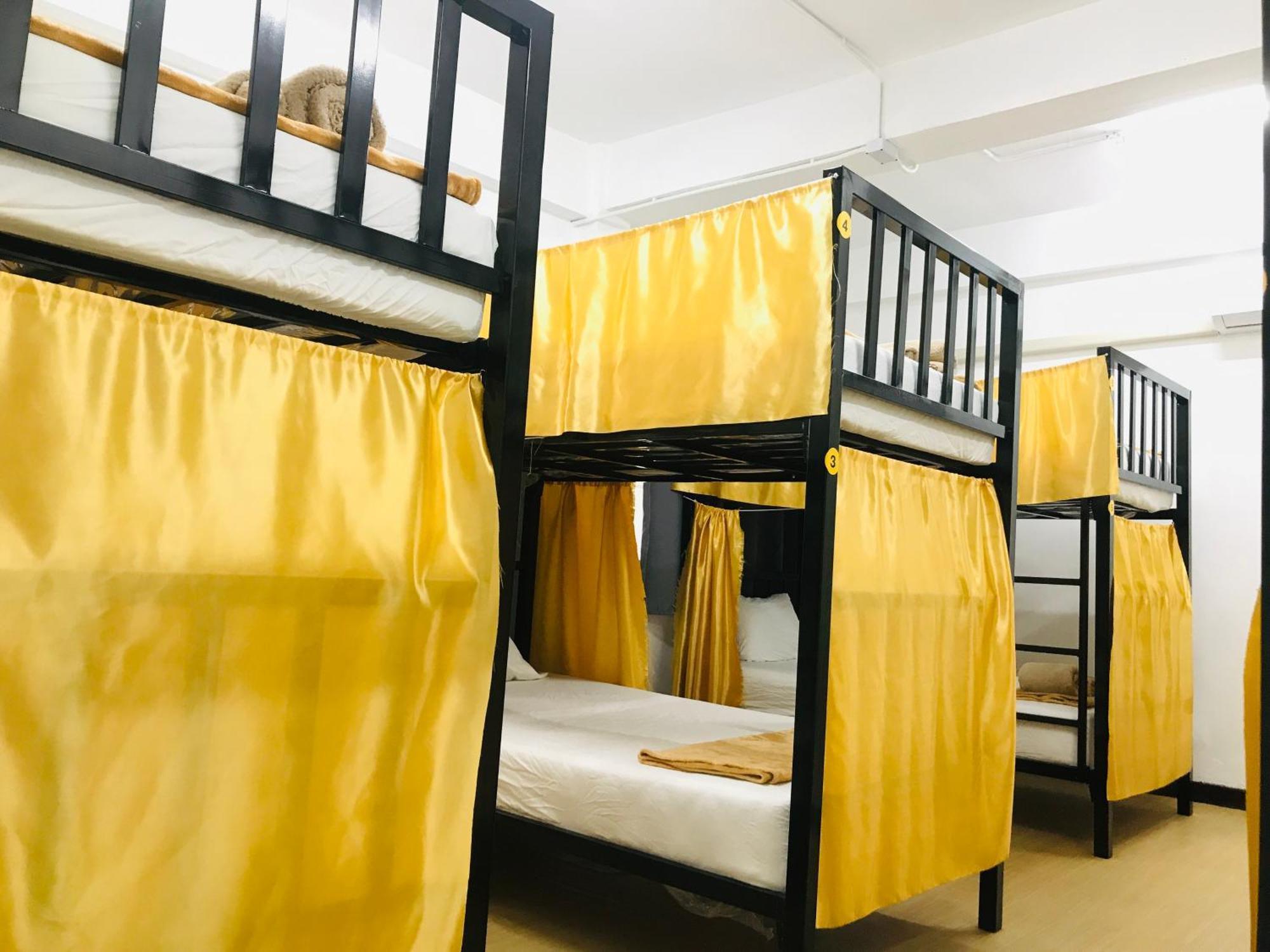 Silom Guesthouse Bangkok Dış mekan fotoğraf