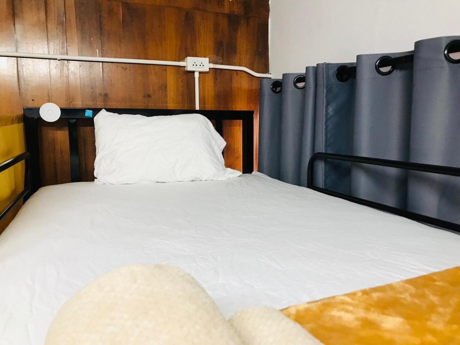 Silom Guesthouse Bangkok Dış mekan fotoğraf